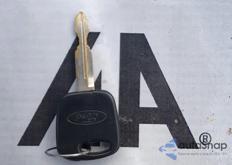 2004 Ford Escape Xlt из США, поврежденный, VIN 1FMYU03114KB12212